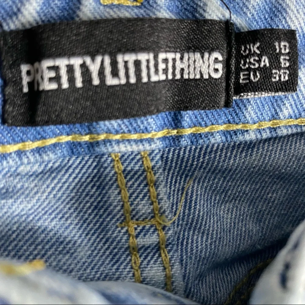 PrettyLittleThings Wide Leg Distressed Denim Acid Wash Jeans - Picture 7 of 8